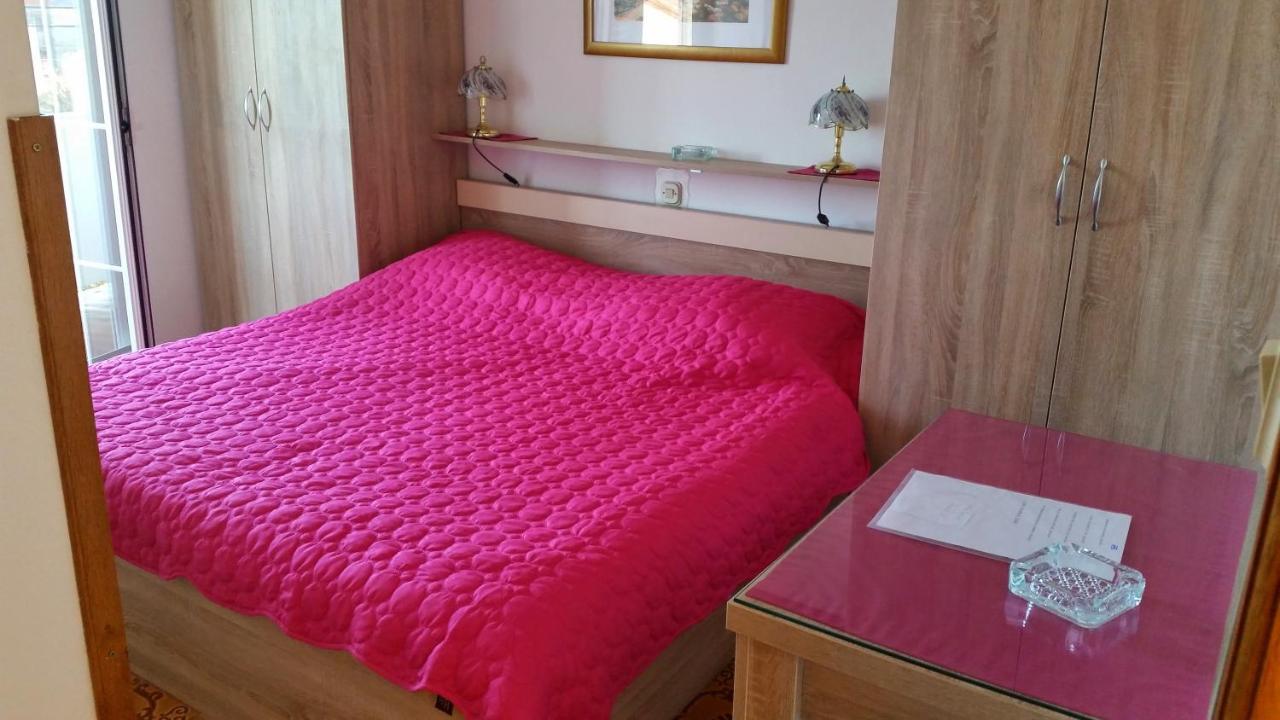 Kuca Carmen Hotell Rab Town Exteriör bild